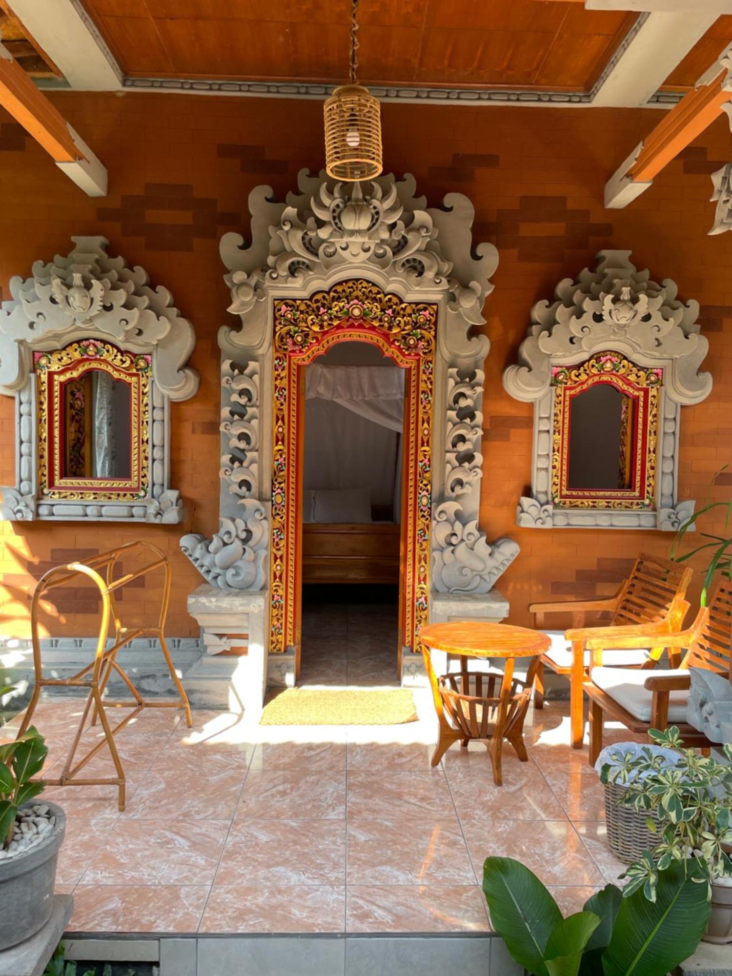 Kubu Elsa Bali Hotel Lovina  Bilik gambar