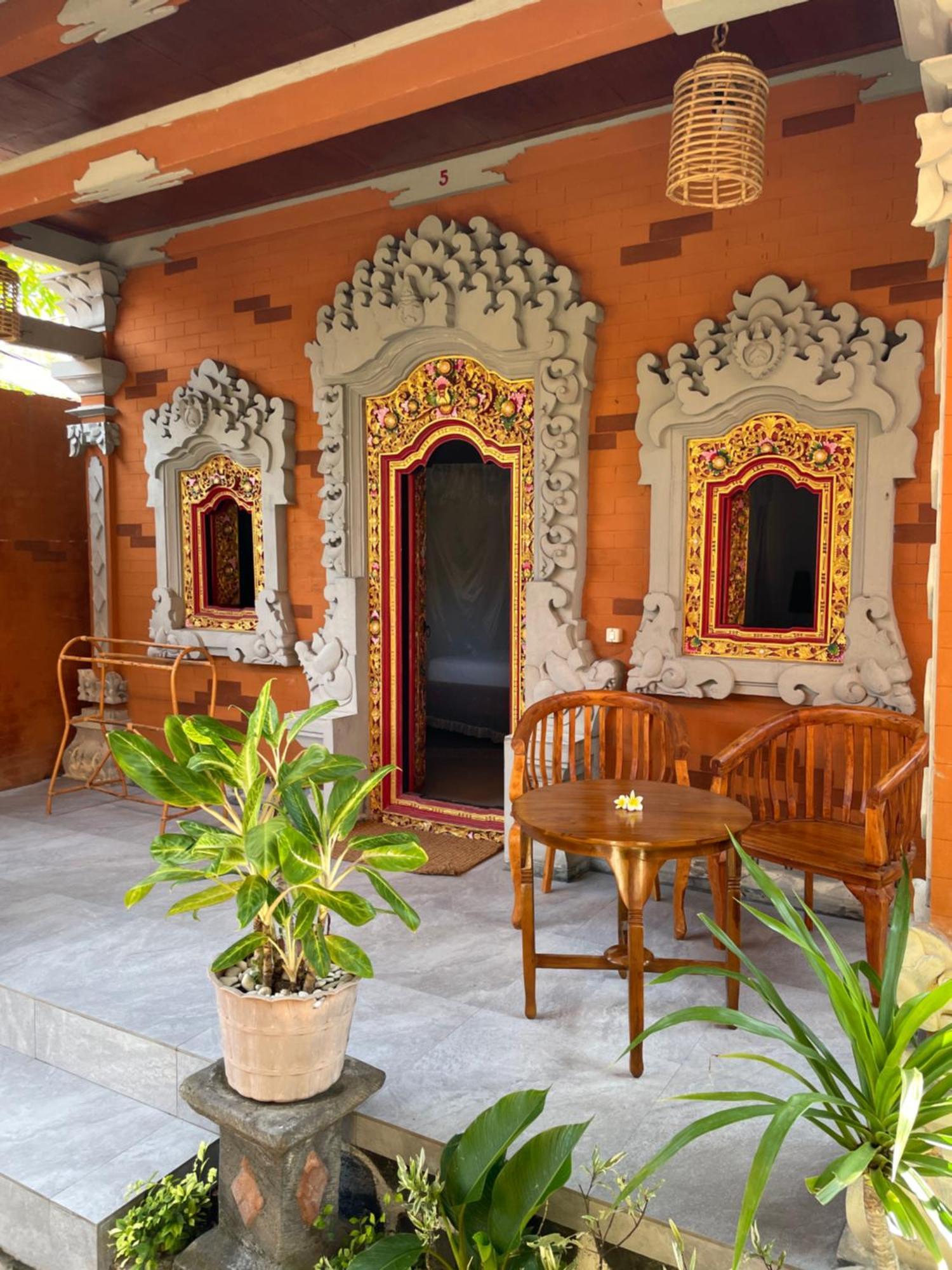 Kubu Elsa Bali Hotel Lovina  Bilik gambar