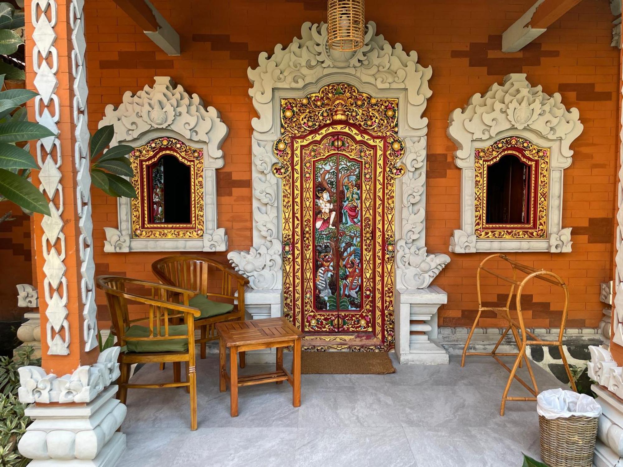 Kubu Elsa Bali Hotel Lovina  Bilik gambar