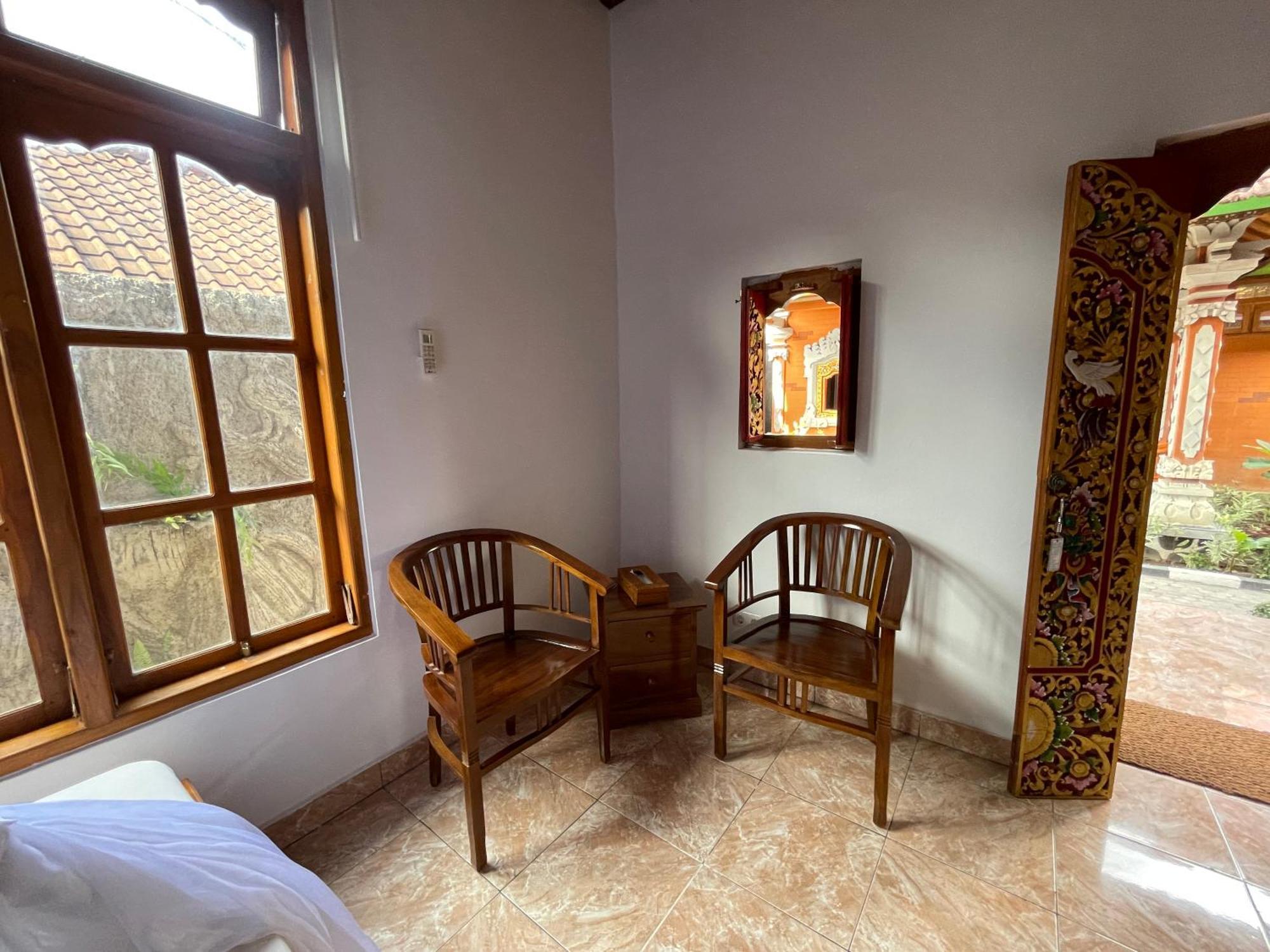 Kubu Elsa Bali Hotel Lovina  Bilik gambar
